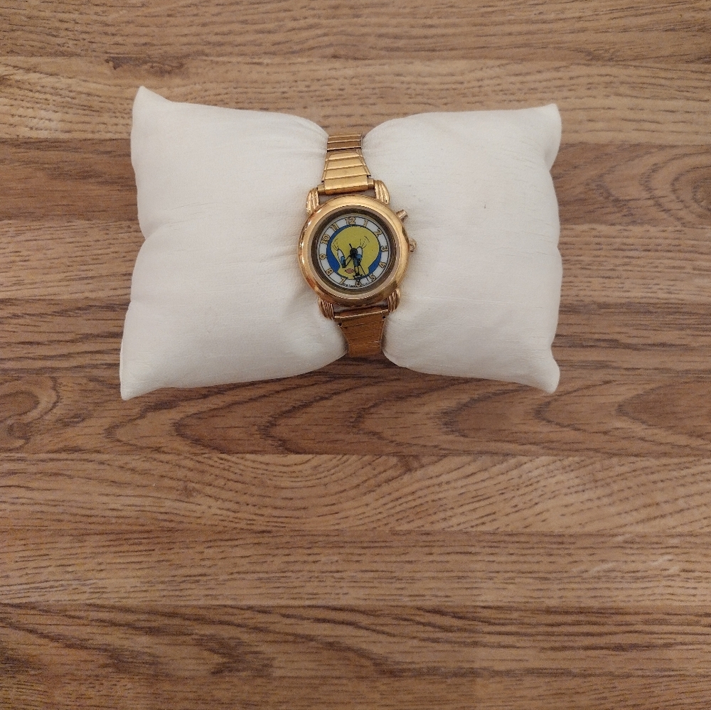 Vintage 1995 Armitron 24MM Model 2200/205 Tweety Bird Quartz Watch